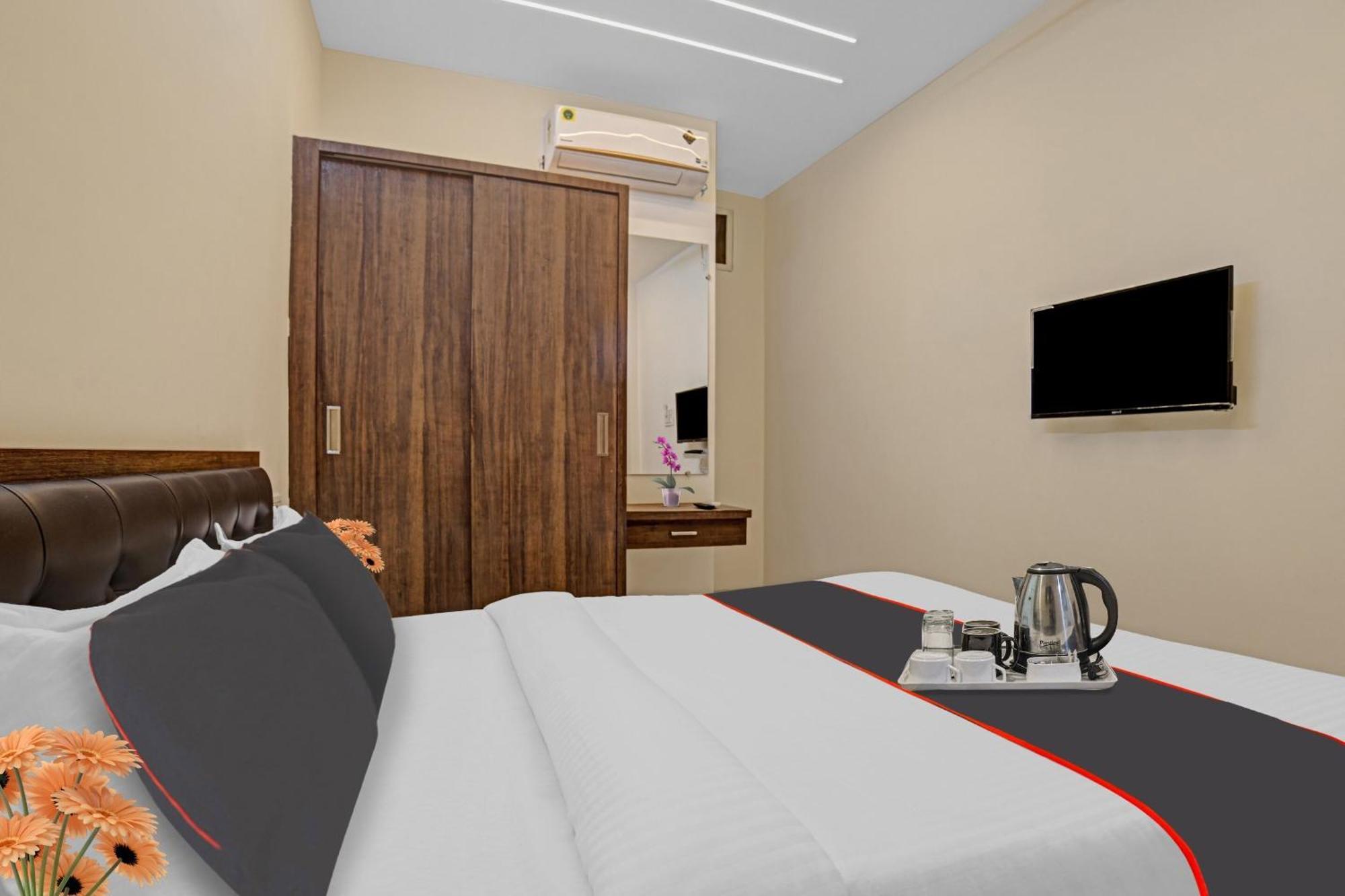Collection O Riddhi Siddhi Hotel Indore Bagian luar foto