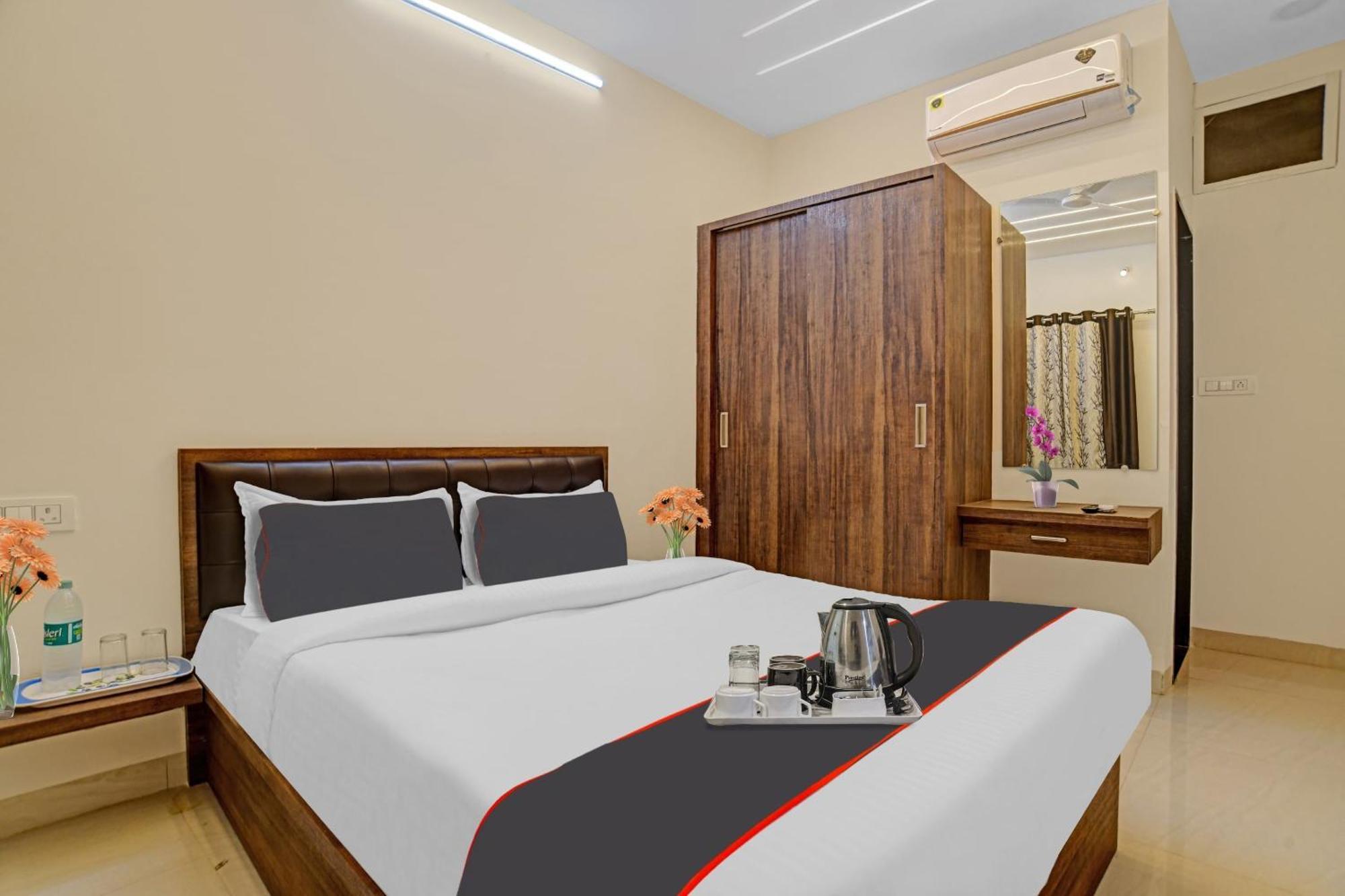 Collection O Riddhi Siddhi Hotel Indore Bagian luar foto