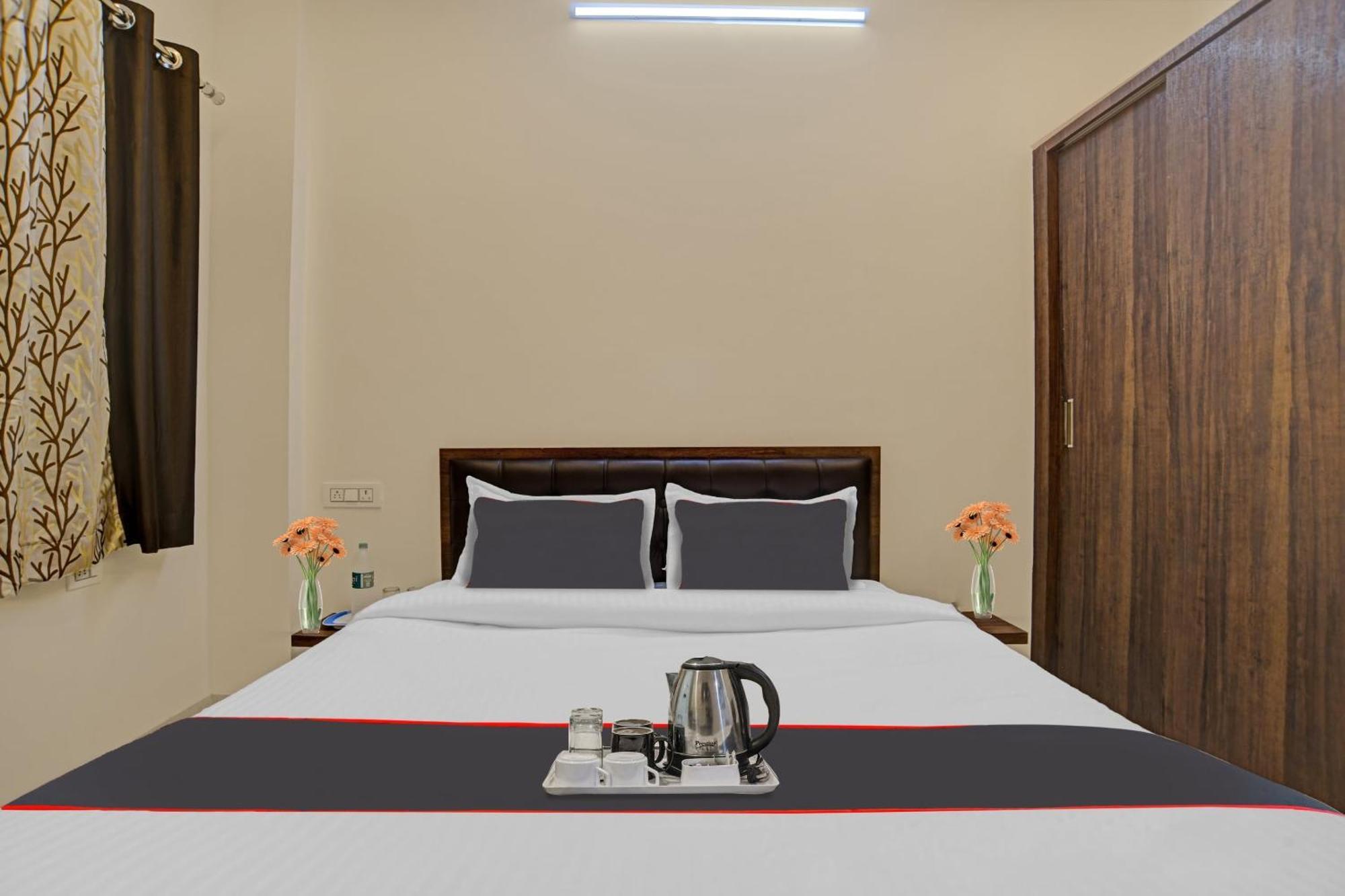 Collection O Riddhi Siddhi Hotel Indore Bagian luar foto