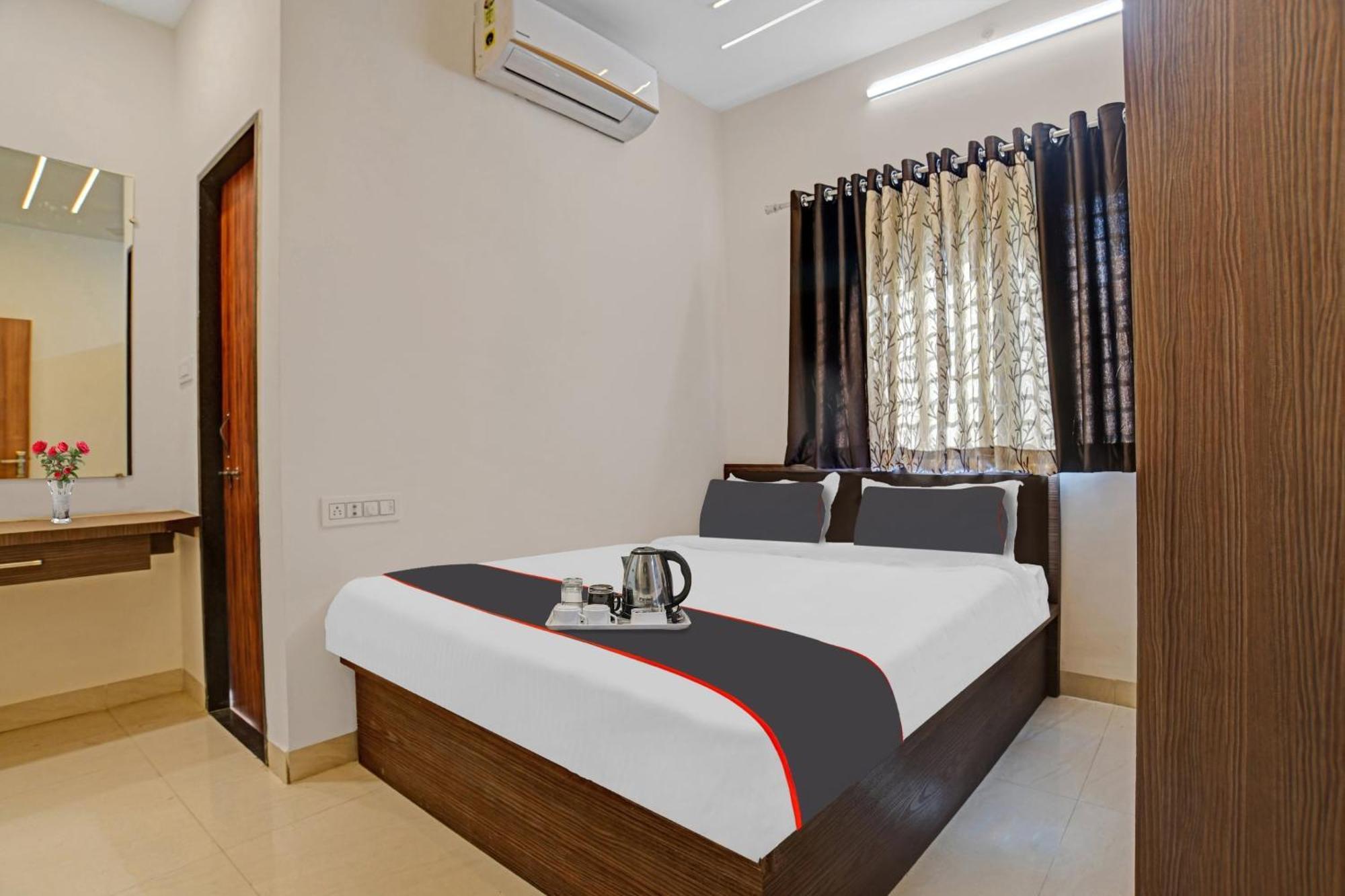 Collection O Riddhi Siddhi Hotel Indore Bagian luar foto